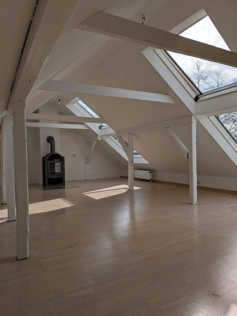 Prenájom bytu 2-izbový 120 m², Wuppertal, Severné Porýnie - Westfálsko Prenájom bytu 2-izbový 120 m², Wuppertal, Severné Porýnie - Westfálsko
