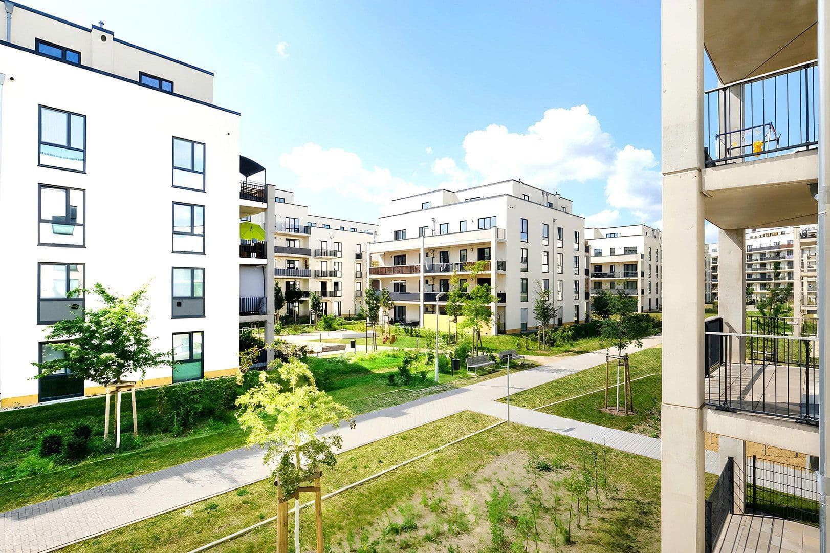 Prenájom bytu 3-izbový 82 m², Elsa-Neumann-Straße 45, Berlin, Berlín Prenájom bytu 3-izbový 82 m², Elsa-Neumann-Straße 45, Berlin, Berlín