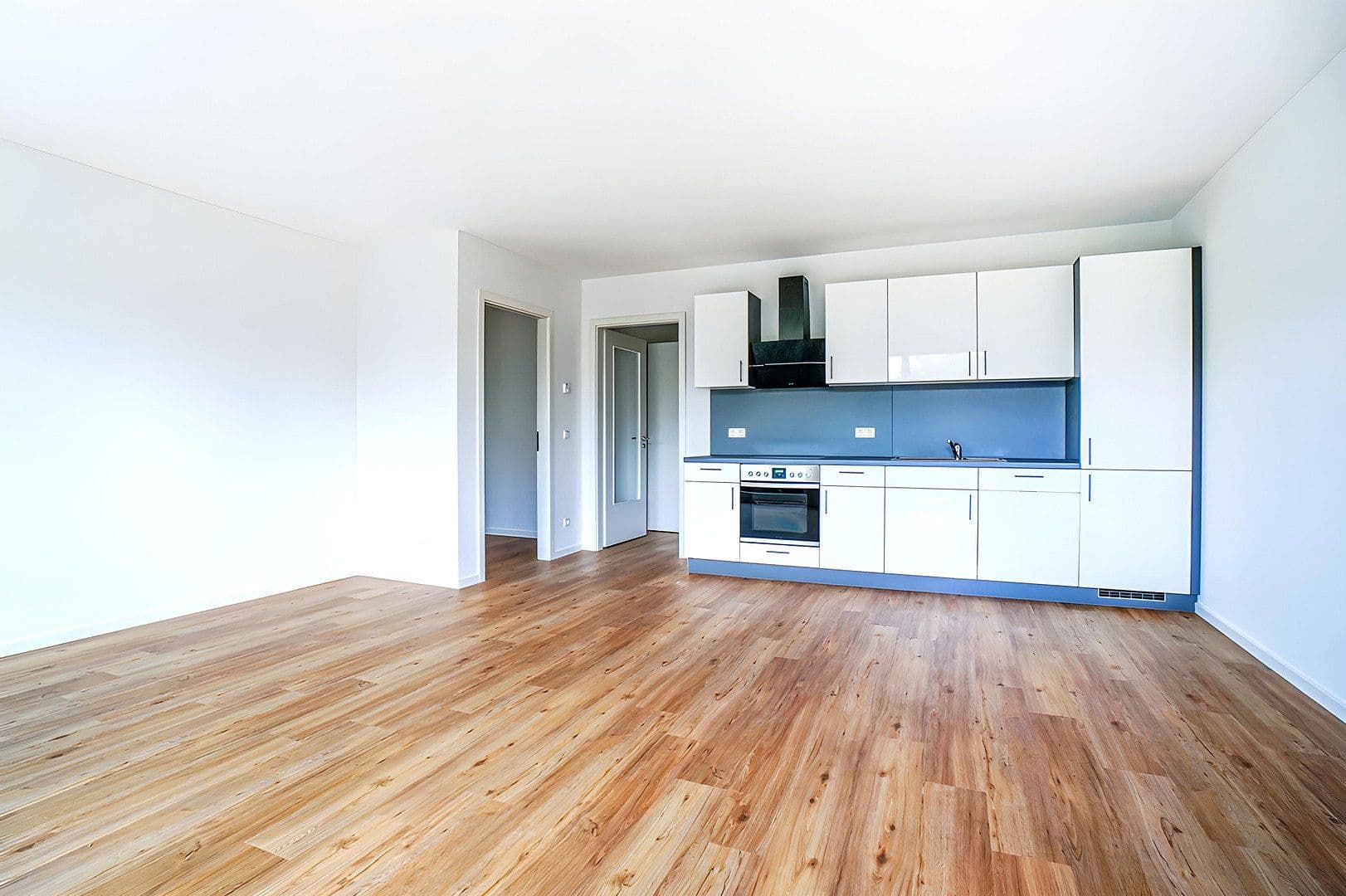 Prenájom bytu 3-izbový 82 m², Elsa-Neumann-Straße 45, Berlin, Berlín Prenájom bytu 3-izbový 82 m², Elsa-Neumann-Straße 45, Berlin, Berlín