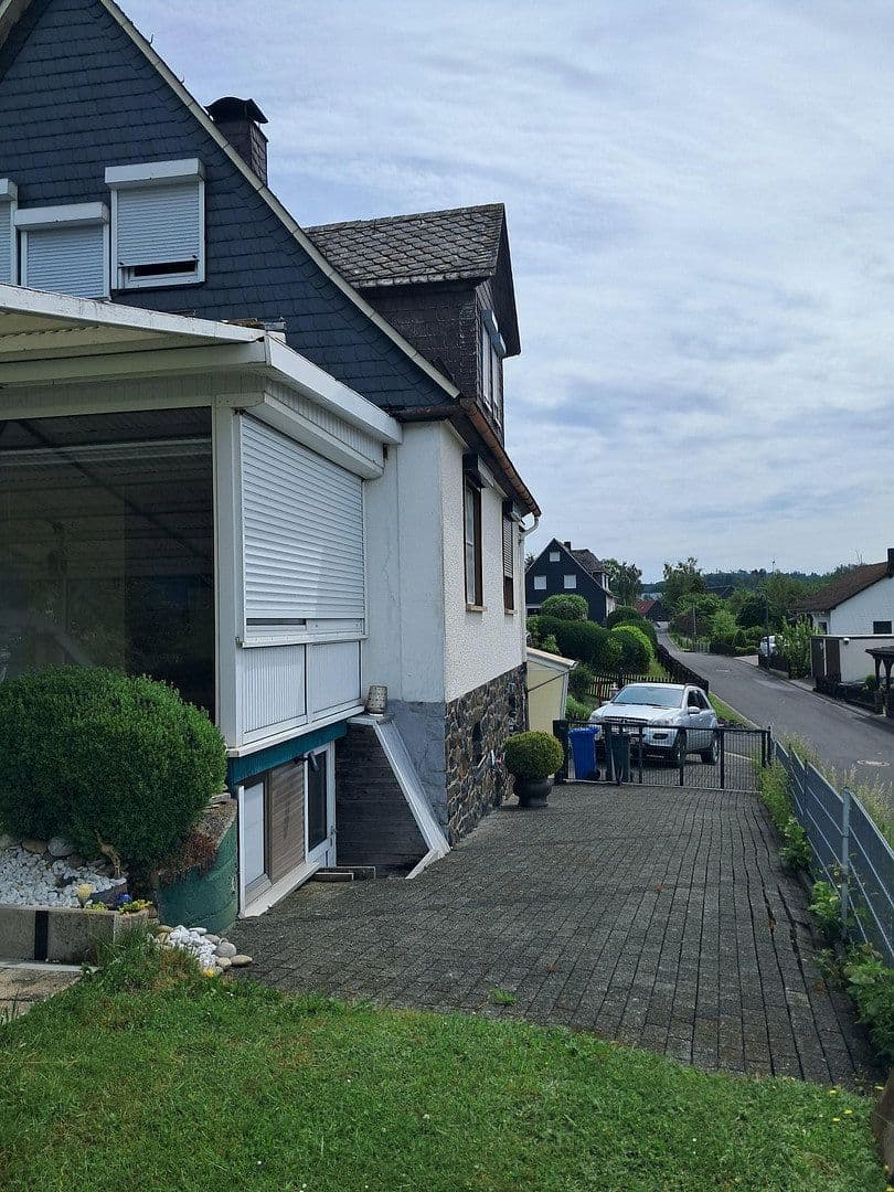 Predaj domu 115 m², pozemek 1.065 m², Bad Laasphe, Severné Porýnie - Westfálsko Predaj domu 115 m², pozemek 1.065 m², Bad Laasphe, Severné Porýnie - Westfálsko