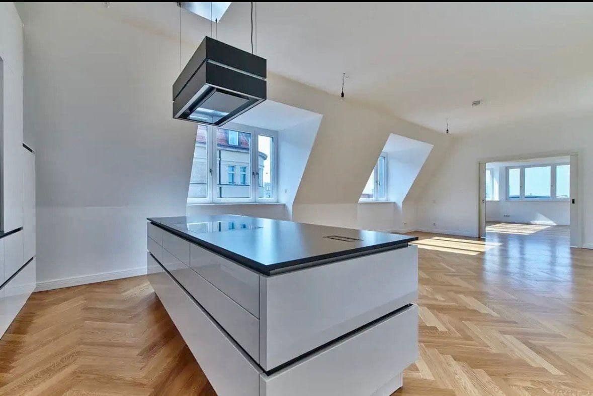 Predaj bytu 5-izbový 229 m², Berlin, Berlín Predaj bytu 5-izbový 229 m², Berlin, Berlín
