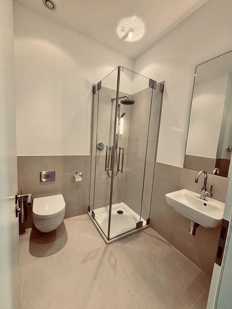 Predaj bytu 5-izbový 229 m², Berlin, Berlín Predaj bytu 5-izbový 229 m², Berlin, Berlín