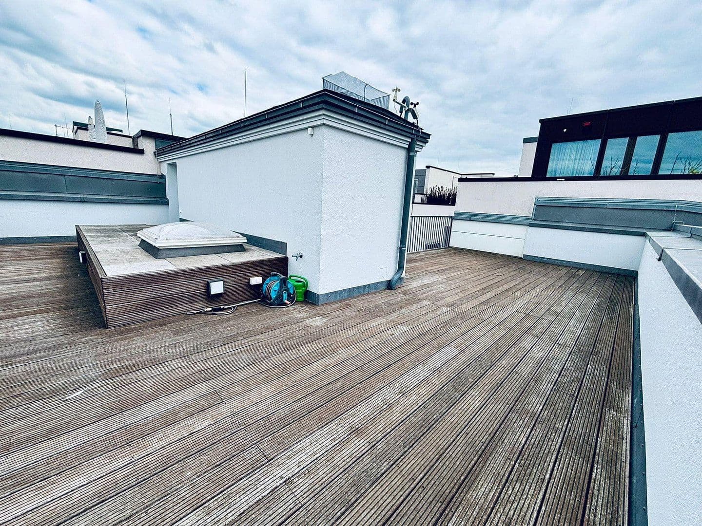 Predaj bytu 5-izbový 229 m², Berlin, Berlín Predaj bytu 5-izbový 229 m², Berlin, Berlín