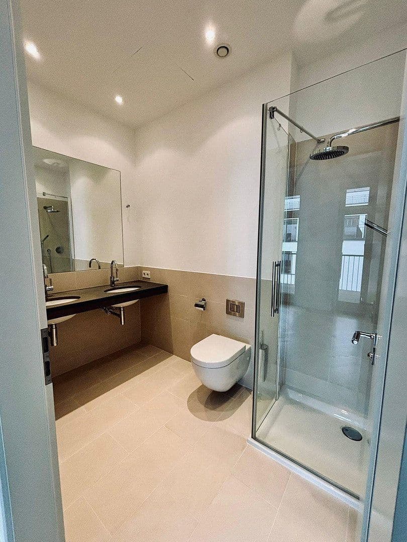 Predaj bytu 5-izbový 229 m², Berlin, Berlín Predaj bytu 5-izbový 229 m², Berlin, Berlín