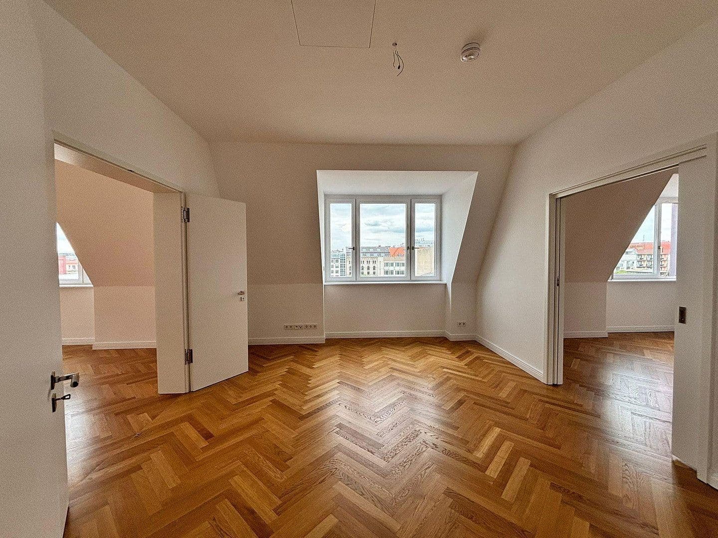 Predaj bytu 5-izbový 229 m², Berlin, Berlín Predaj bytu 5-izbový 229 m², Berlin, Berlín