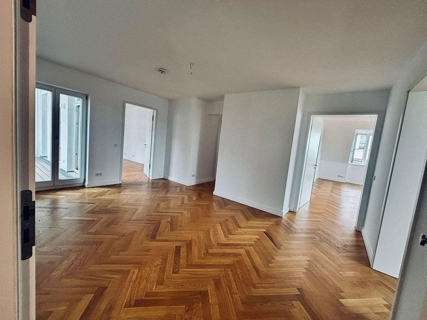 Predaj bytu 5-izbový 229 m², Berlin, Berlín Predaj bytu 5-izbový 229 m², Berlin, Berlín