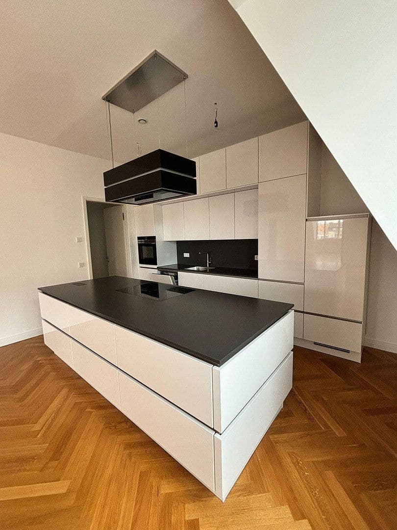 Predaj bytu 5-izbový 229 m², Berlin, Berlín Predaj bytu 5-izbový 229 m², Berlin, Berlín