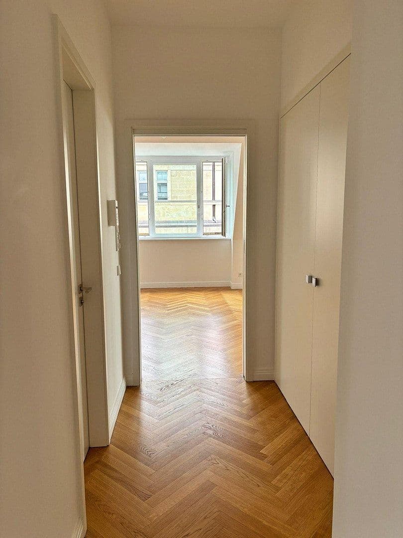 Predaj bytu 5-izbový 229 m², Berlin, Berlín Predaj bytu 5-izbový 229 m², Berlin, Berlín
