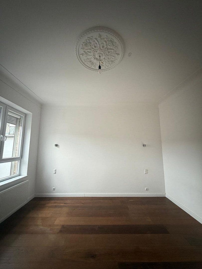 Predaj domu 220 m², pozemek 198 m², Theodor-Frings-Allee 7, Viersen, Severné Porýnie - Westfálsko Predaj domu 220 m², pozemek 198 m², Theodor-Frings-Allee 7, Viersen, Severné Porýnie - Westfálsko