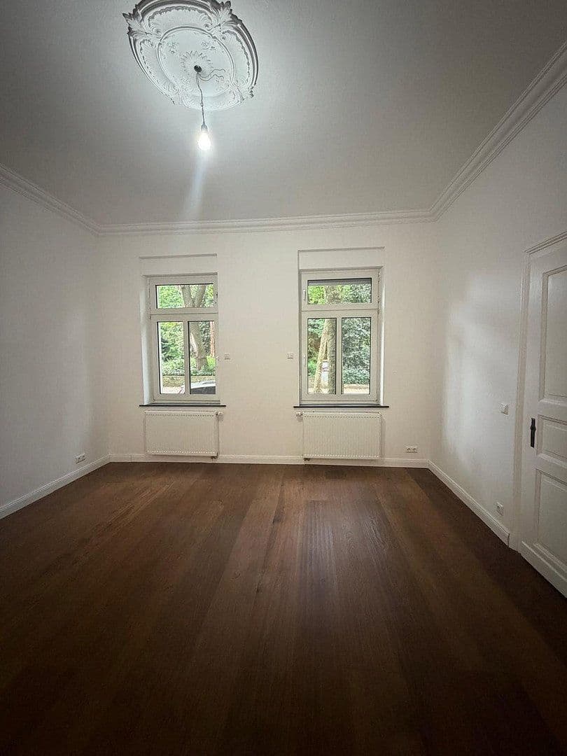 Predaj domu 220 m², pozemek 198 m², Theodor-Frings-Allee 7, Viersen, Severné Porýnie - Westfálsko Predaj domu 220 m², pozemek 198 m², Theodor-Frings-Allee 7, Viersen, Severné Porýnie - Westfálsko