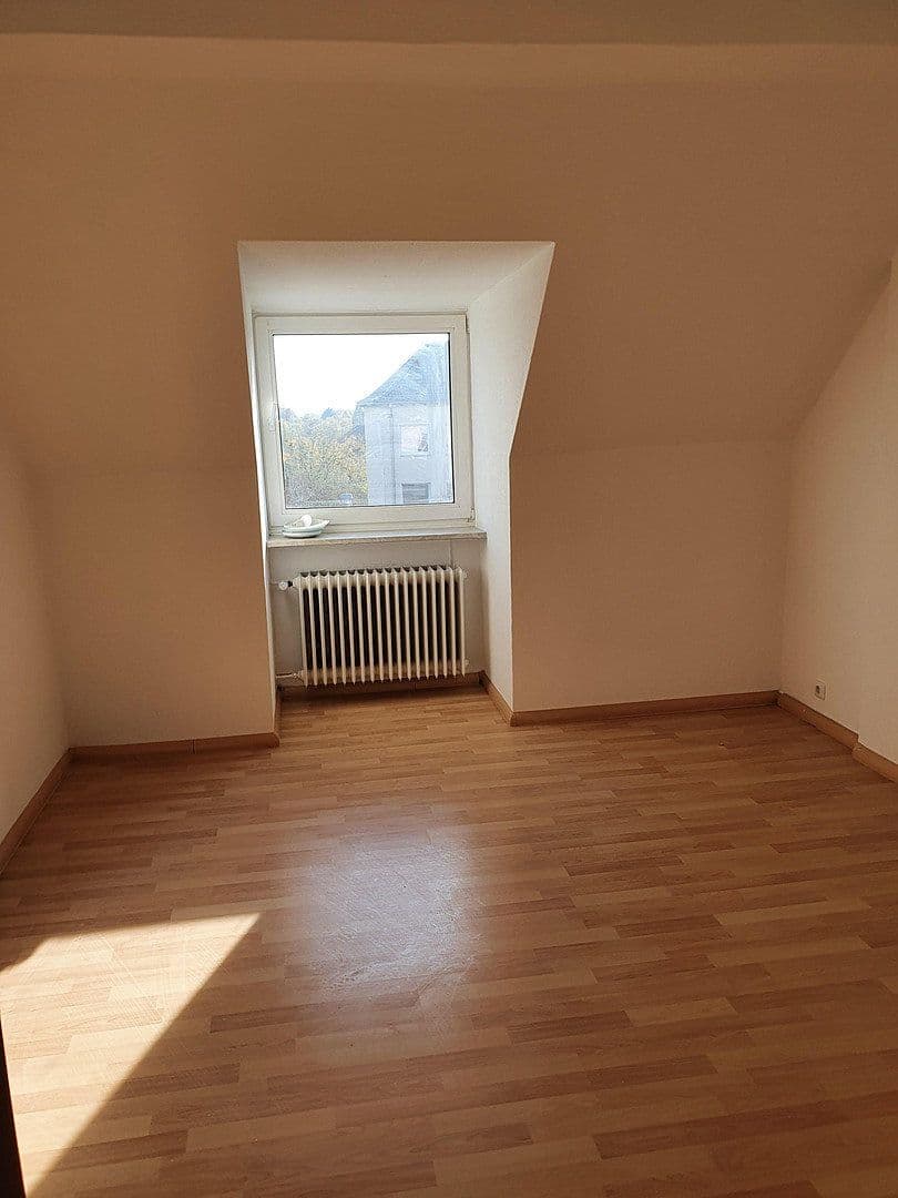 Predaj bytu 3-izbový 77 m², Huttropstr. 52, Essen, Severné Porýnie - Westfálsko Predaj bytu 3-izbový 77 m², Huttropstr. 52, Essen, Severné Porýnie - Westfálsko