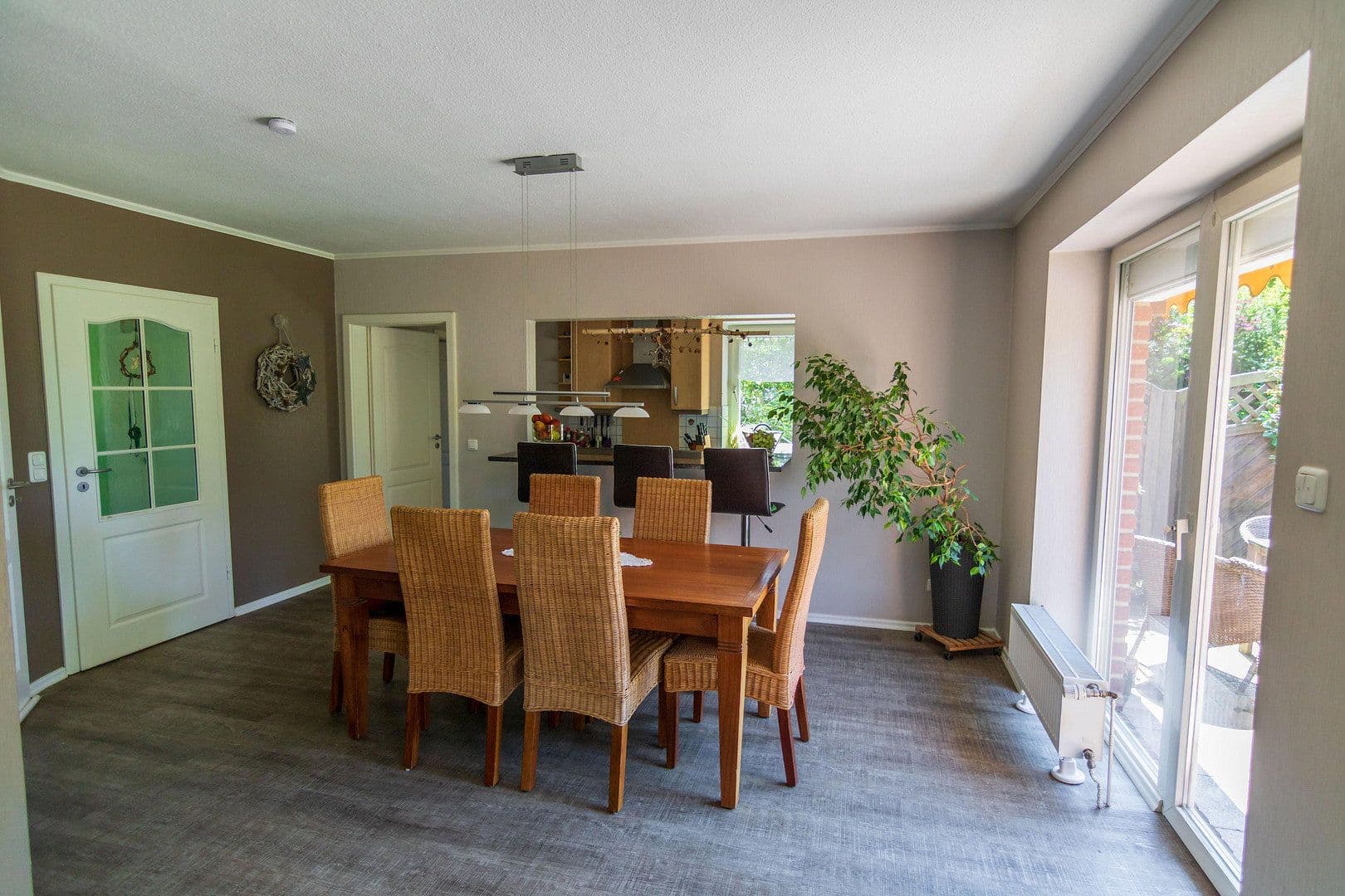 Predaj domu 133 m², pozemek 1.061 m², Grabau, Šlezvicko-Holštajnsko Predaj domu 133 m², pozemek 1.061 m², Grabau, Šlezvicko-Holštajnsko