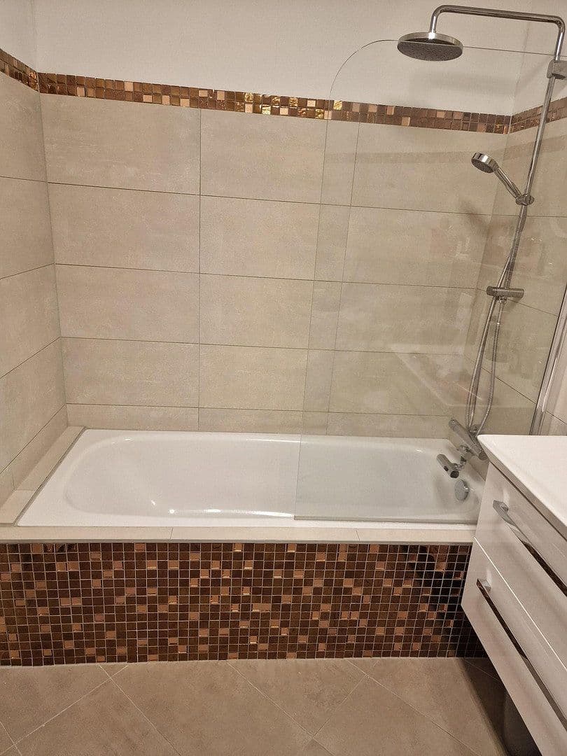 Predaj bytu 2-izbový 50 m², Edelweißstraße 24, Berlin, Berlín Predaj bytu 2-izbový 50 m², Edelweißstraße 24, Berlin, Berlín