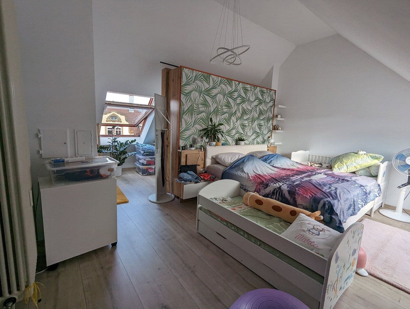 Prenájom bytu 4-izbový 145 m², Kriegstr., Pforzheim, Bádensko-Wurttembersko Prenájom bytu 4-izbový 145 m², Kriegstr., Pforzheim, Bádensko-Wurttembersko