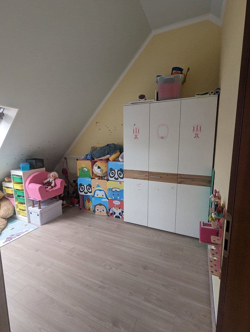 Prenájom bytu 4-izbový 145 m², Kriegstr., Pforzheim, Bádensko-Wurttembersko Prenájom bytu 4-izbový 145 m², Kriegstr., Pforzheim, Bádensko-Wurttembersko