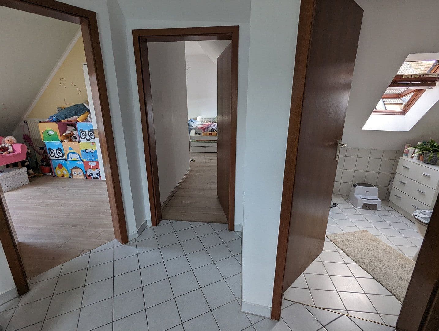 Prenájom bytu 4-izbový 145 m², Kriegstr., Pforzheim, Bádensko-Wurttembersko Prenájom bytu 4-izbový 145 m², Kriegstr., Pforzheim, Bádensko-Wurttembersko