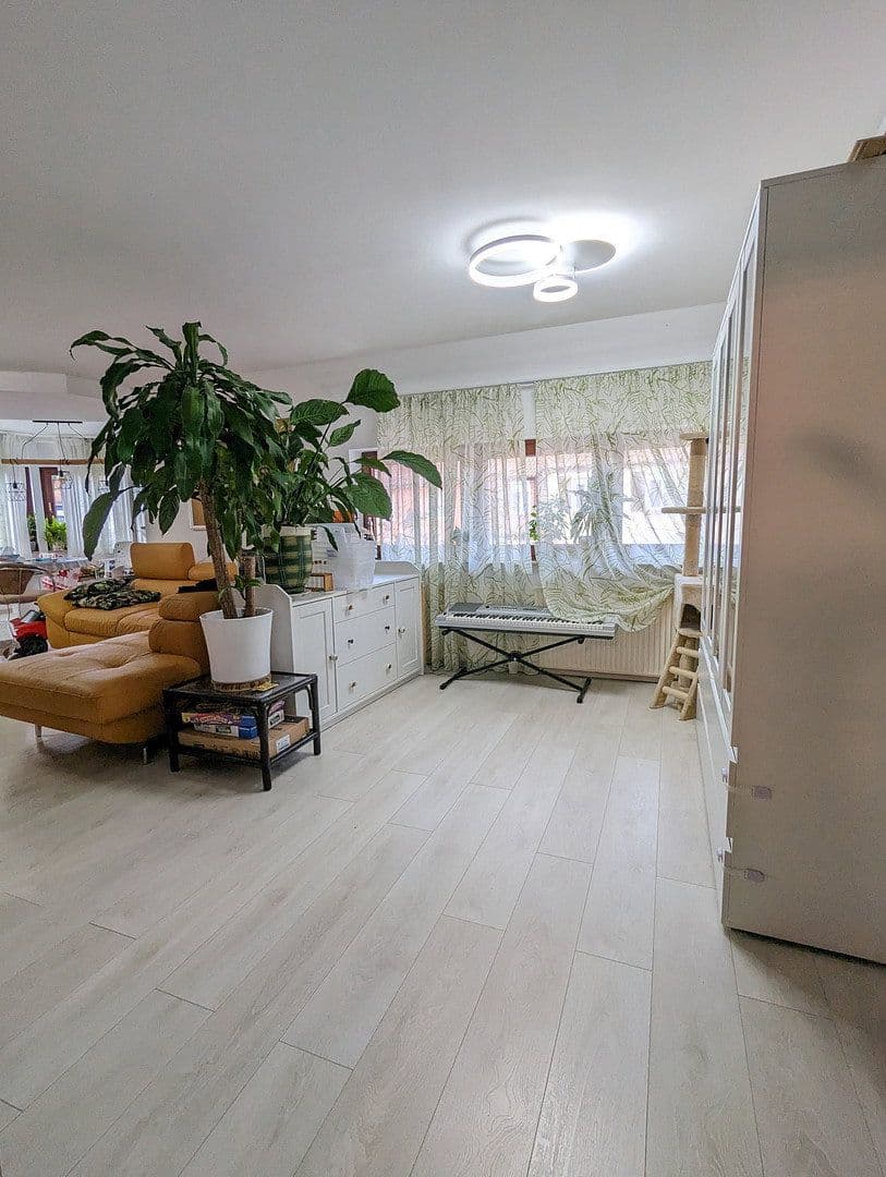 Prenájom bytu 4-izbový 145 m², Kriegstr., Pforzheim, Bádensko-Wurttembersko Prenájom bytu 4-izbový 145 m², Kriegstr., Pforzheim, Bádensko-Wurttembersko