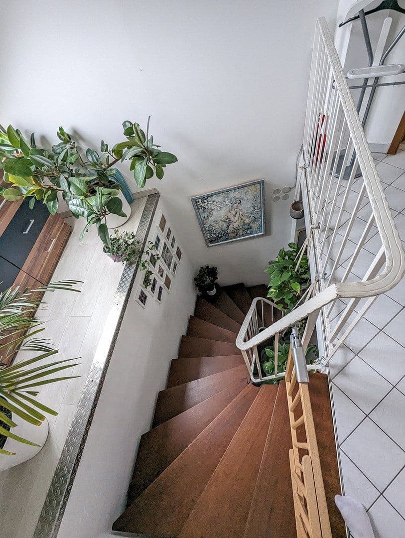 Prenájom bytu 4-izbový 145 m², Kriegstr., Pforzheim, Bádensko-Wurttembersko Prenájom bytu 4-izbový 145 m², Kriegstr., Pforzheim, Bádensko-Wurttembersko