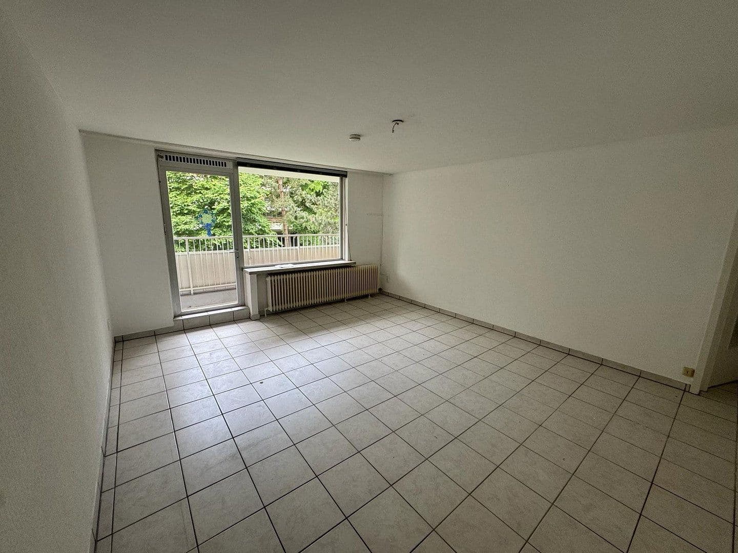Prenájom bytu 4-izbový 91 m², Brüsseler Straße 37, Bonn, Severné Porýnie - Westfálsko Prenájom bytu 4-izbový 91 m², Brüsseler Straße 37, Bonn, Severné Porýnie - Westfálsko