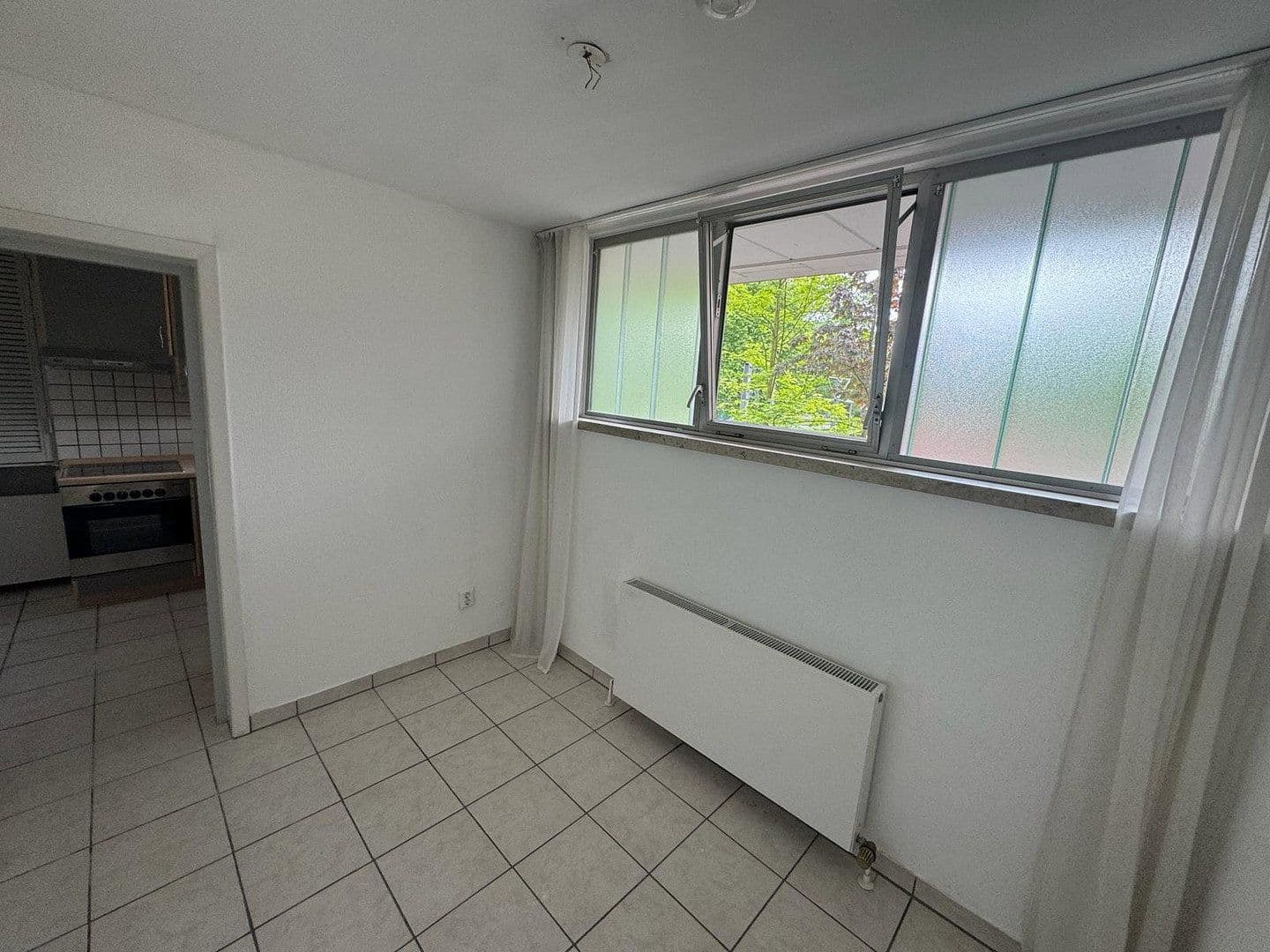 Prenájom bytu 4-izbový 91 m², Brüsseler Straße 37, Bonn, Severné Porýnie - Westfálsko Prenájom bytu 4-izbový 91 m², Brüsseler Straße 37, Bonn, Severné Porýnie - Westfálsko