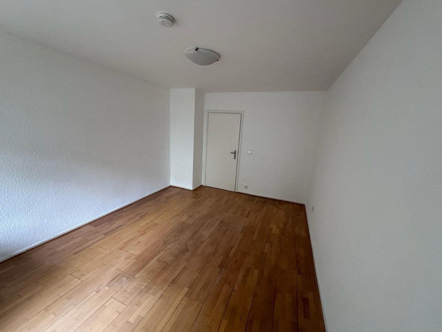 Prenájom bytu 4-izbový 91 m², Brüsseler Straße 37, Bonn, Severné Porýnie - Westfálsko Prenájom bytu 4-izbový 91 m², Brüsseler Straße 37, Bonn, Severné Porýnie - Westfálsko
