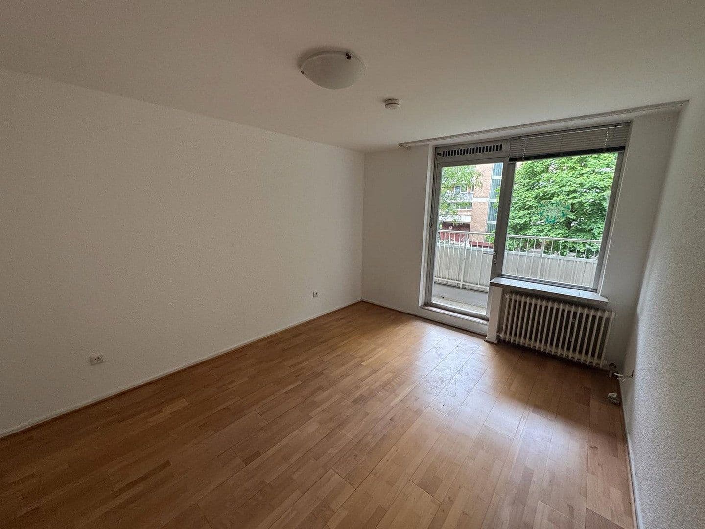 Prenájom bytu 4-izbový 91 m², Brüsseler Straße 37, Bonn, Severné Porýnie - Westfálsko Prenájom bytu 4-izbový 91 m², Brüsseler Straße 37, Bonn, Severné Porýnie - Westfálsko
