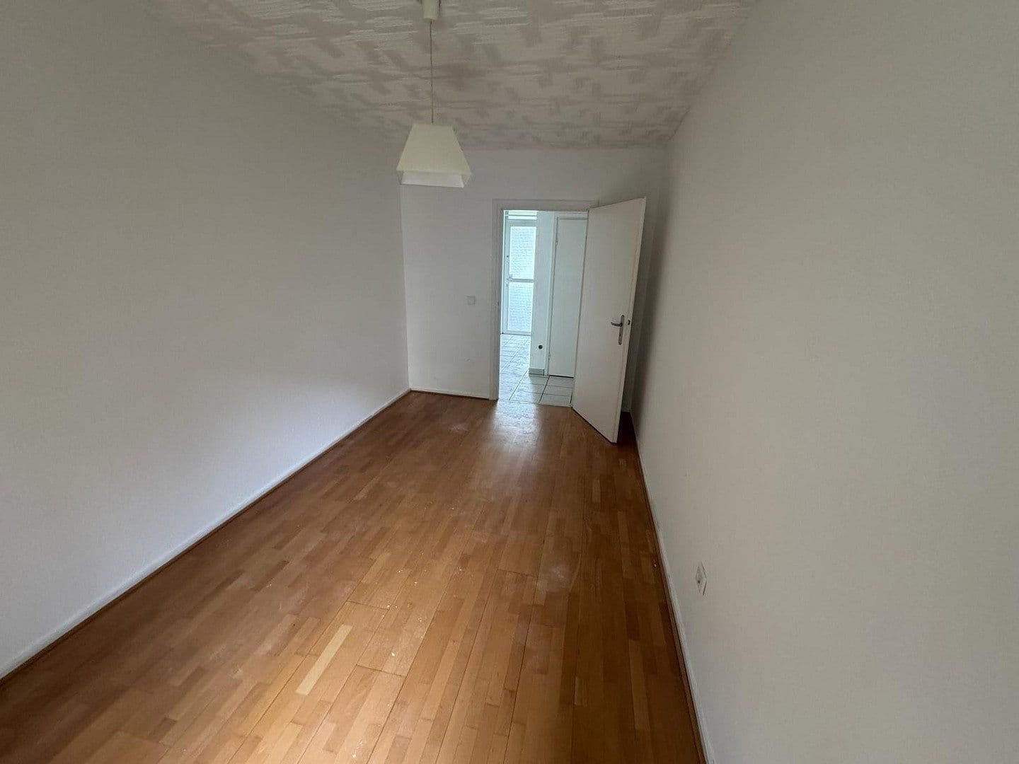 Prenájom bytu 4-izbový 91 m², Brüsseler Straße 37, Bonn, Severné Porýnie - Westfálsko Prenájom bytu 4-izbový 91 m², Brüsseler Straße 37, Bonn, Severné Porýnie - Westfálsko