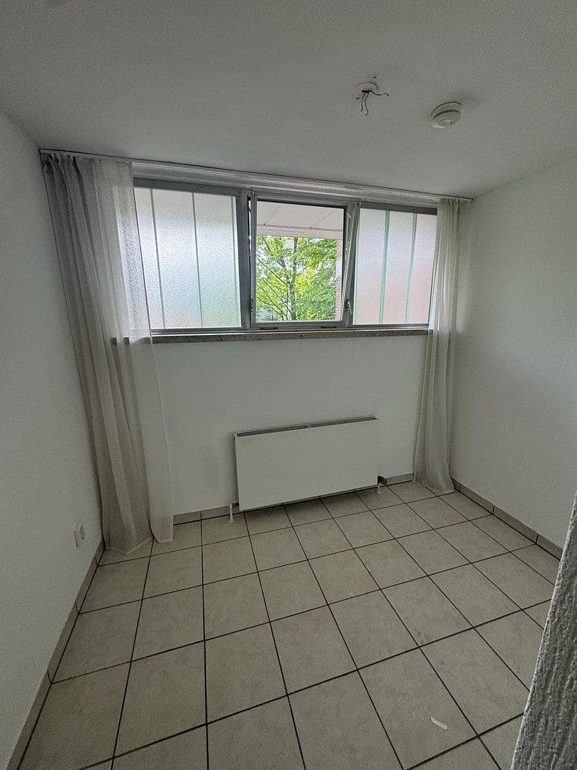 Prenájom bytu 4-izbový 91 m², Brüsseler Straße 37, Bonn, Severné Porýnie - Westfálsko Prenájom bytu 4-izbový 91 m², Brüsseler Straße 37, Bonn, Severné Porýnie - Westfálsko