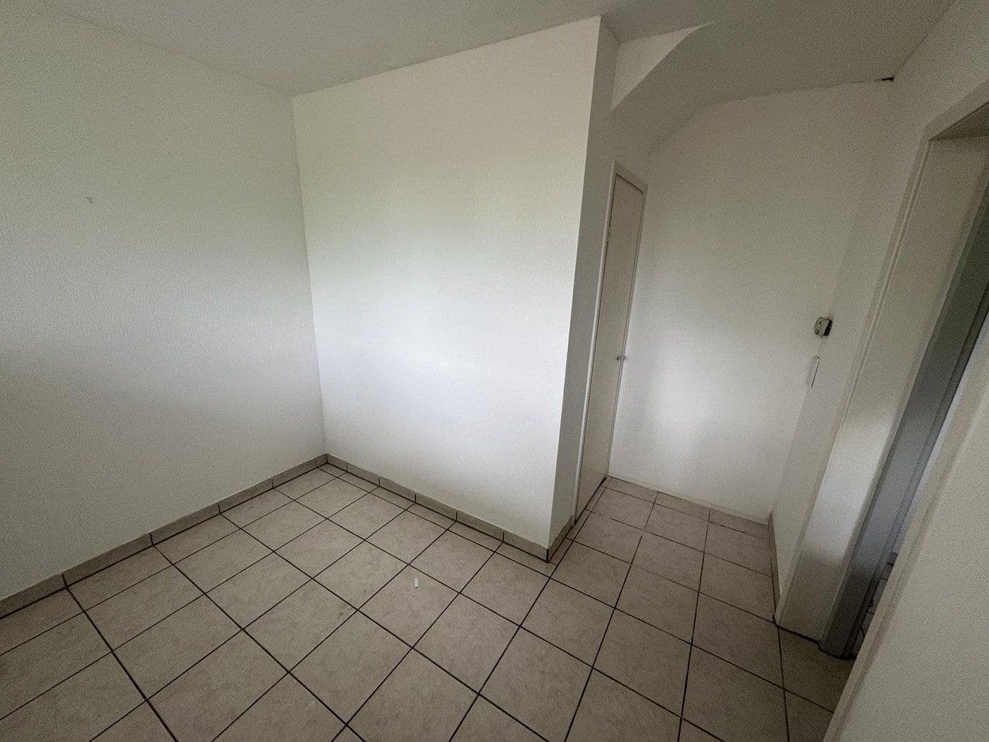 Prenájom bytu 4-izbový 91 m², Brüsseler Straße 37, Bonn, Severné Porýnie - Westfálsko Prenájom bytu 4-izbový 91 m², Brüsseler Straße 37, Bonn, Severné Porýnie - Westfálsko