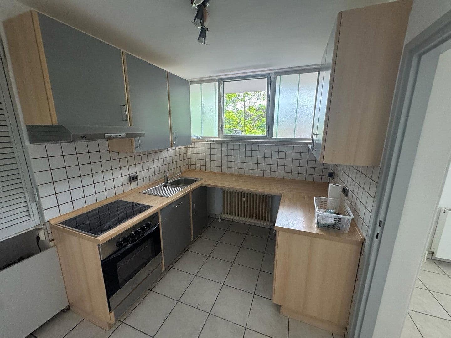 Prenájom bytu 4-izbový 91 m², Brüsseler Straße 37, Bonn, Severné Porýnie - Westfálsko Prenájom bytu 4-izbový 91 m², Brüsseler Straße 37, Bonn, Severné Porýnie - Westfálsko