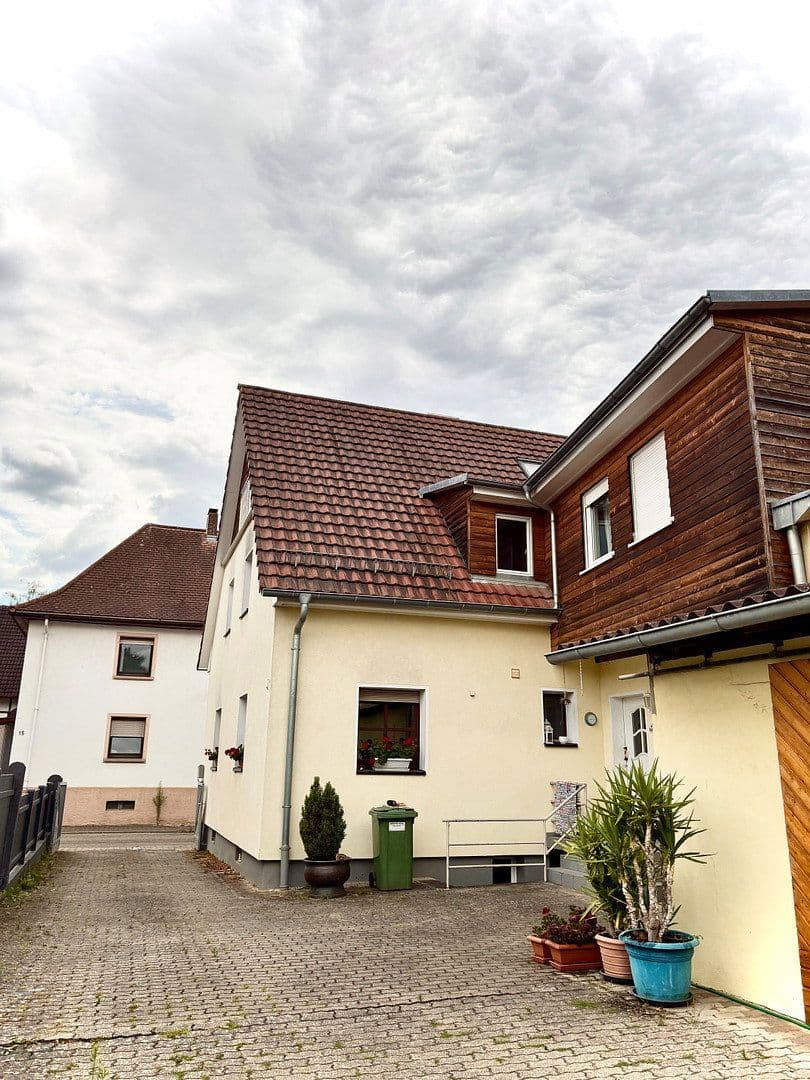 Predaj domu 169 m², pozemek 485 m², Kelterstraße 20, Walzbachtal, Bádensko-Wurttembersko Predaj domu 169 m², pozemek 485 m², Kelterstraße 20, Walzbachtal, Bádensko-Wurttembersko