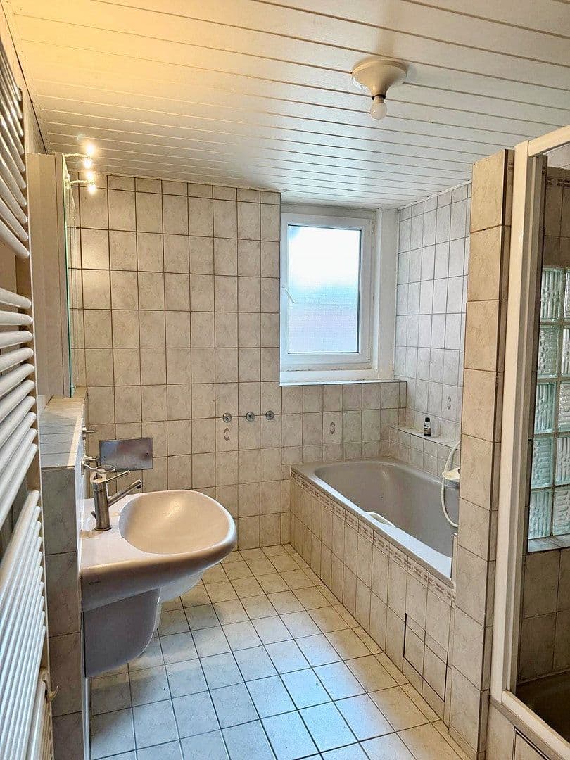 Predaj domu 169 m², pozemek 485 m², Kelterstraße 20, Walzbachtal, Bádensko-Wurttembersko Predaj domu 169 m², pozemek 485 m², Kelterstraße 20, Walzbachtal, Bádensko-Wurttembersko