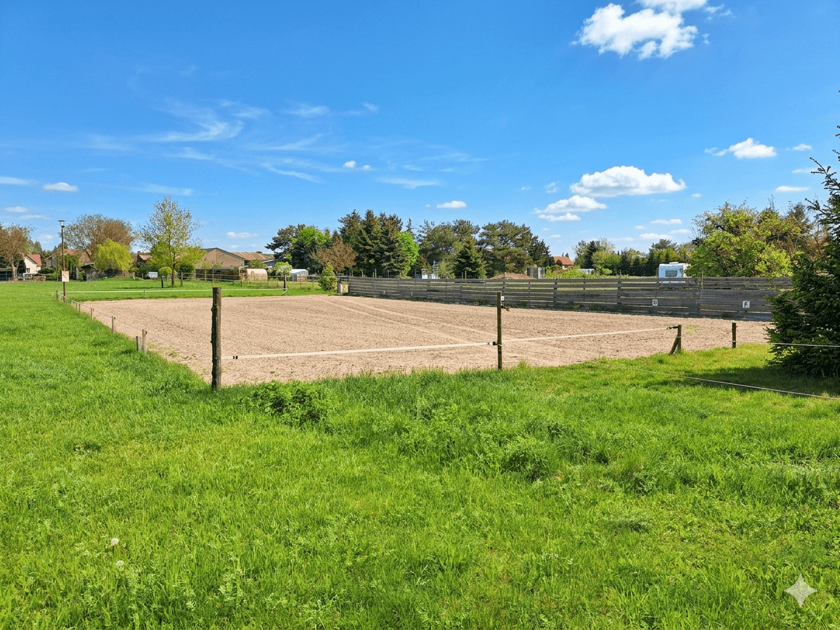 Predaj domu 170 m², pozemek 11.132 m², Kloster Lehnin, Brandenbursko Predaj domu 170 m², pozemek 11.132 m², Kloster Lehnin, Brandenbursko
