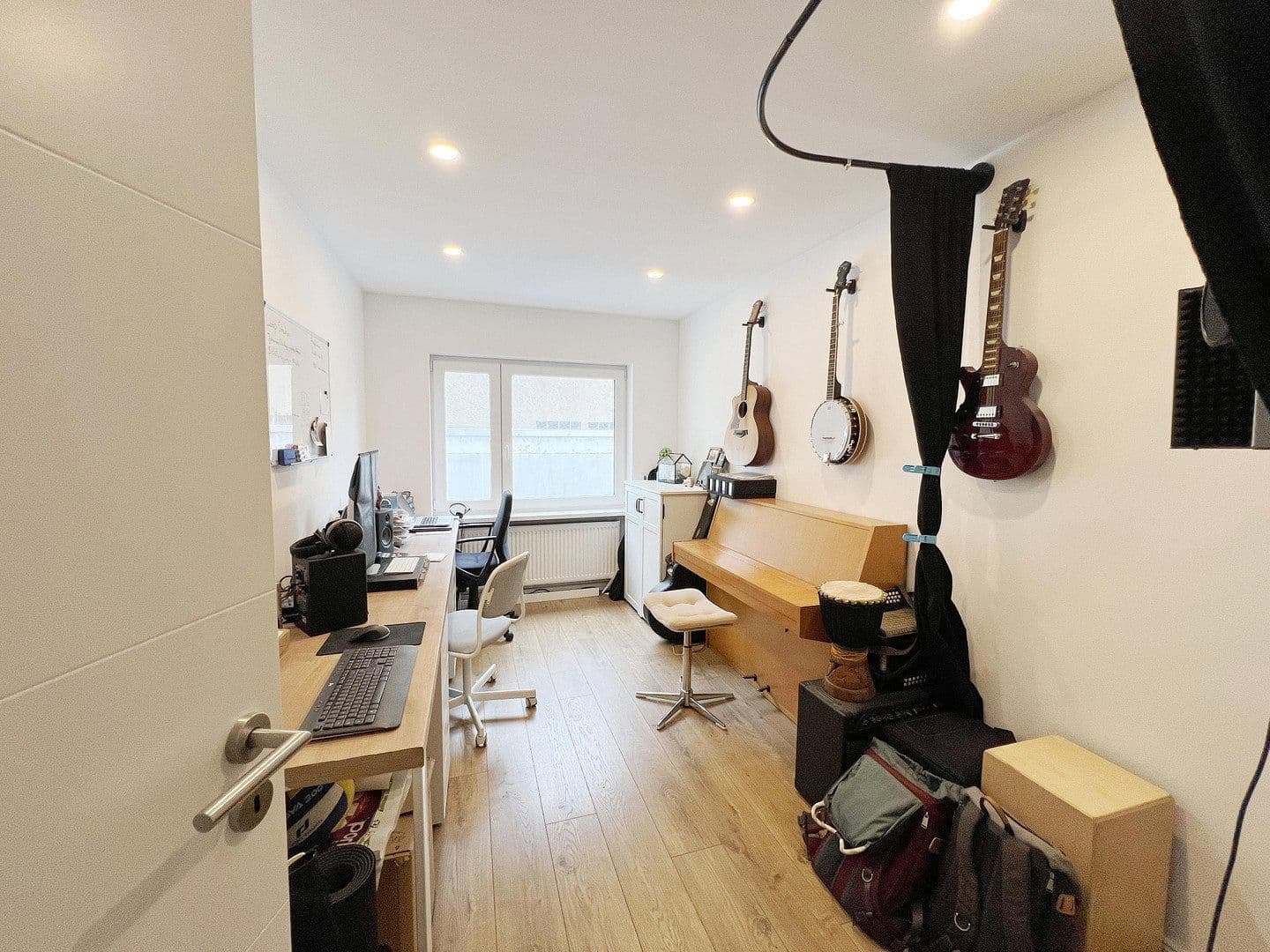 Prenájom bytu 3-izbový 88 m², Samansstr. 17, Bonn, Severné Porýnie - Westfálsko Prenájom bytu 3-izbový 88 m², Samansstr. 17, Bonn, Severné Porýnie - Westfálsko
