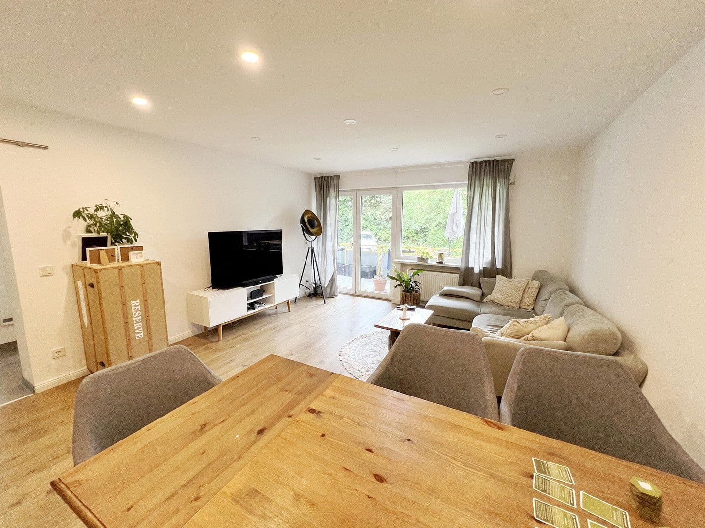 Prenájom bytu 3-izbový 88 m², Samansstr. 17, Bonn, Severné Porýnie - Westfálsko Prenájom bytu 3-izbový 88 m², Samansstr. 17, Bonn, Severné Porýnie - Westfálsko