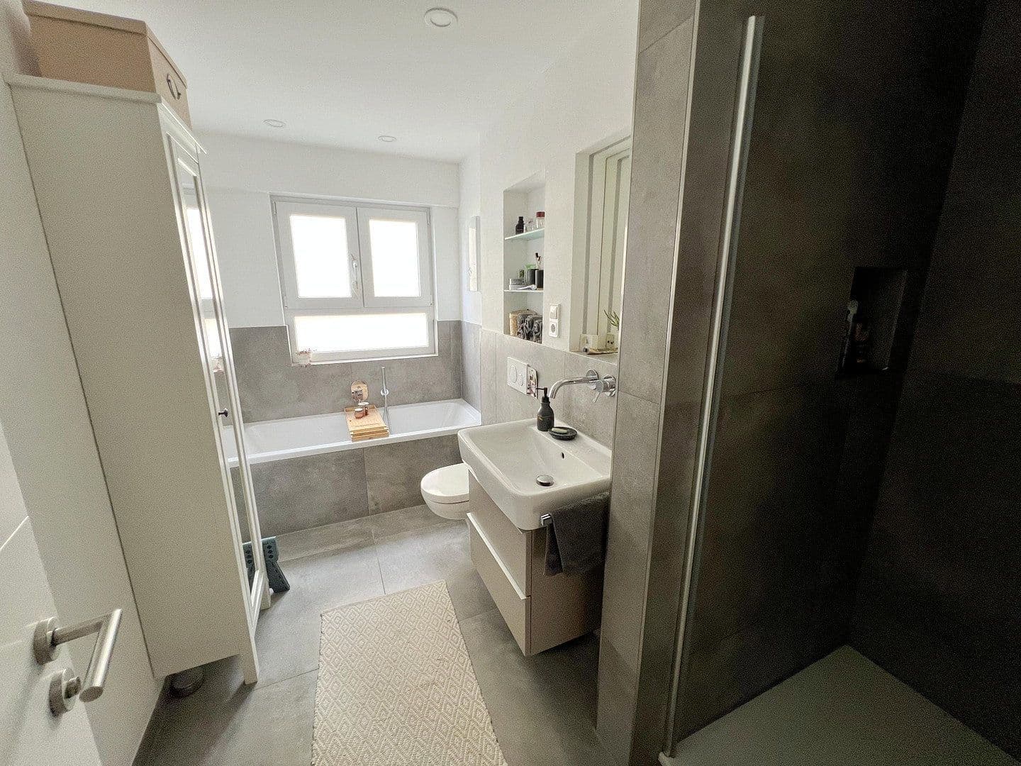 Prenájom bytu 3-izbový 88 m², Samansstr. 17, Bonn, Severné Porýnie - Westfálsko Prenájom bytu 3-izbový 88 m², Samansstr. 17, Bonn, Severné Porýnie - Westfálsko