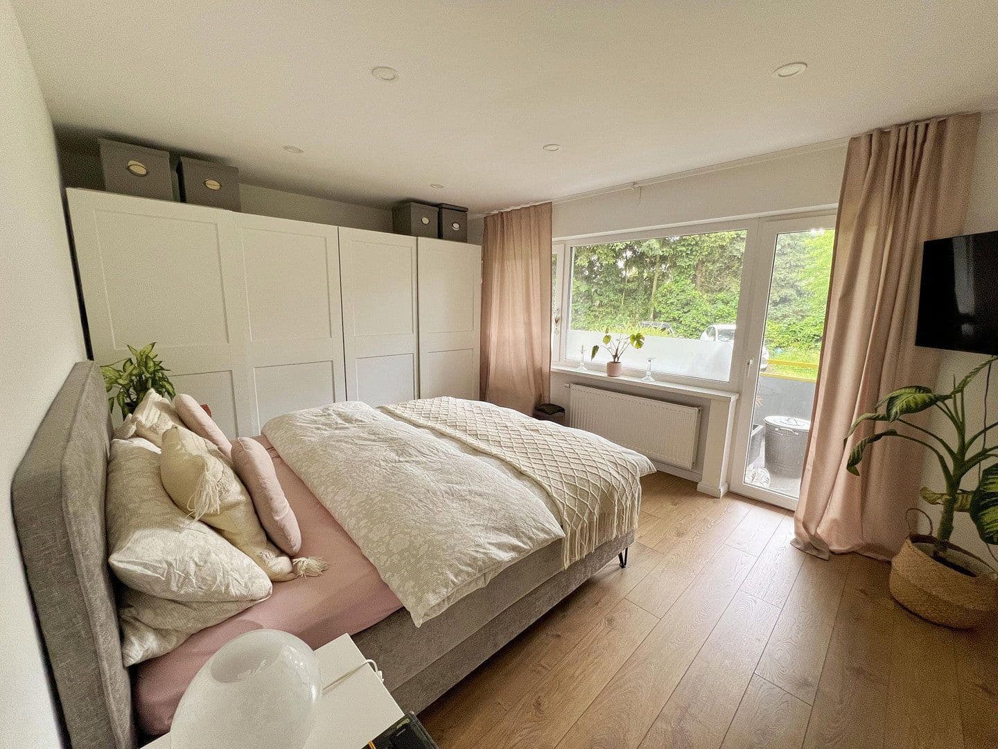 Prenájom bytu 3-izbový 88 m², Samansstr. 17, Bonn, Severné Porýnie - Westfálsko Prenájom bytu 3-izbový 88 m², Samansstr. 17, Bonn, Severné Porýnie - Westfálsko