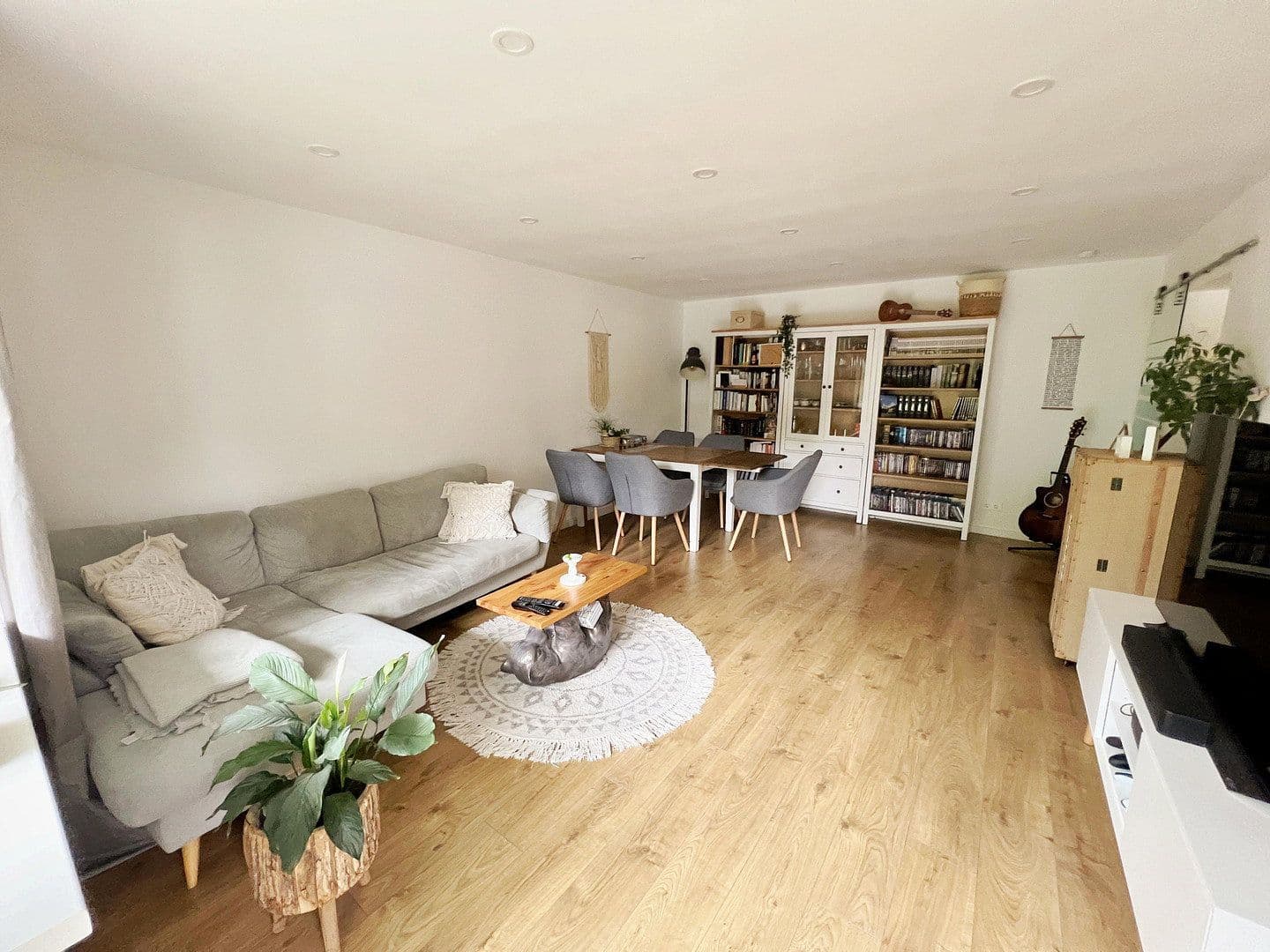 Prenájom bytu 3-izbový 88 m², Samansstr. 17, Bonn, Severné Porýnie - Westfálsko Prenájom bytu 3-izbový 88 m², Samansstr. 17, Bonn, Severné Porýnie - Westfálsko