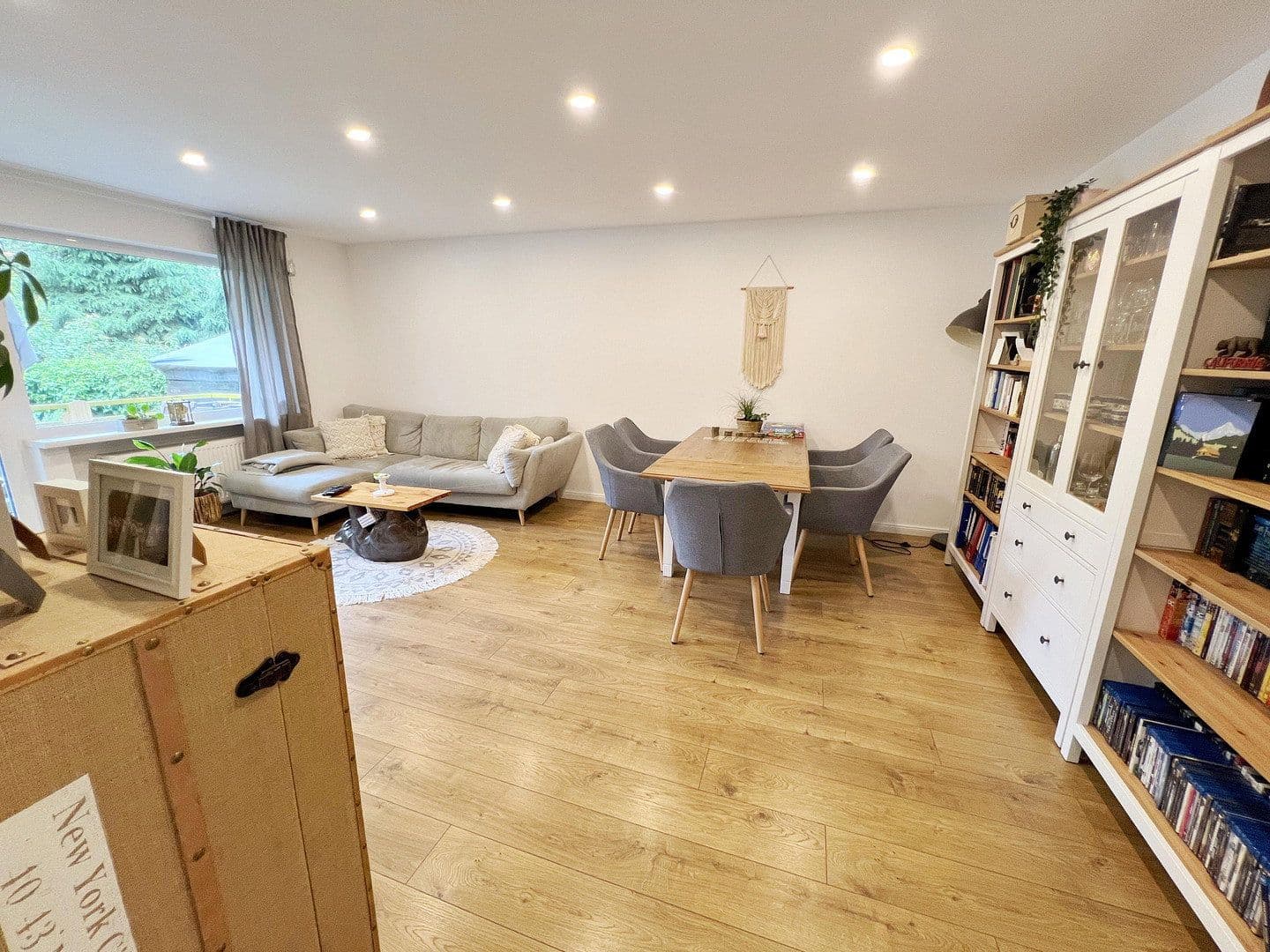 Prenájom bytu 3-izbový 88 m², Samansstr. 17, Bonn, Severné Porýnie - Westfálsko Prenájom bytu 3-izbový 88 m², Samansstr. 17, Bonn, Severné Porýnie - Westfálsko