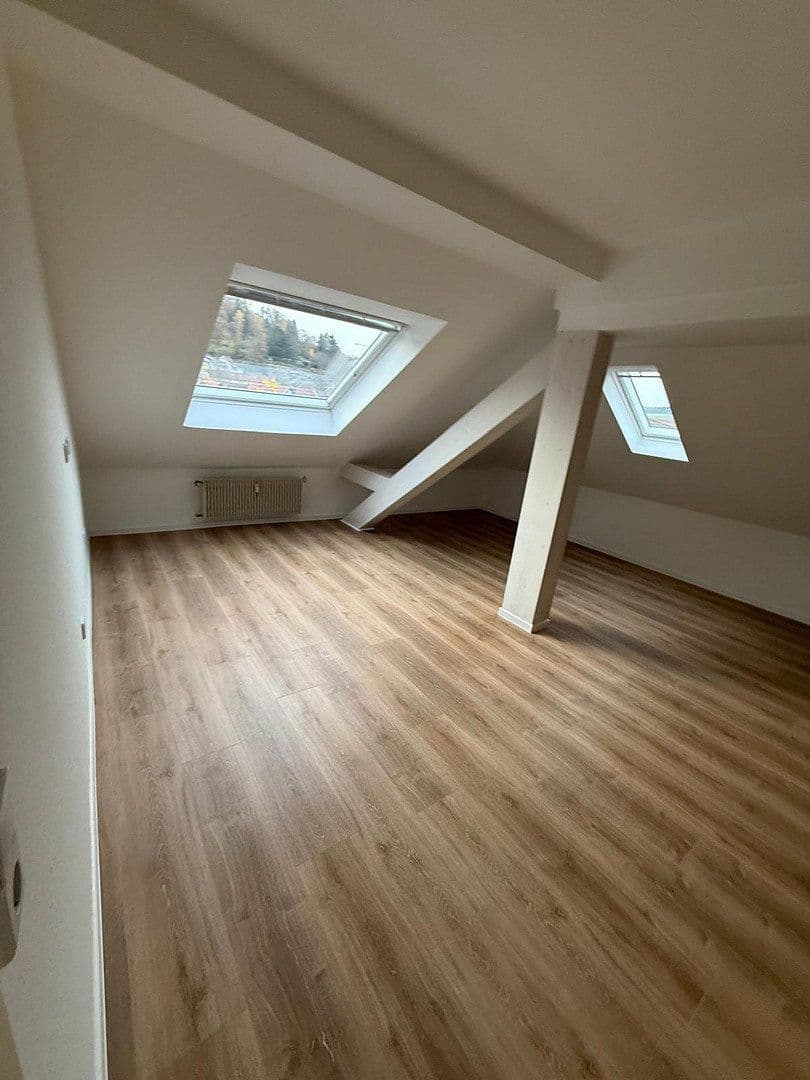 Prenájom bytu 5-izbový 200 m², Ludwig-Schmank-Str.1, Bad Orb, Hesensko Prenájom bytu 5-izbový 200 m², Ludwig-Schmank-Str.1, Bad Orb, Hesensko