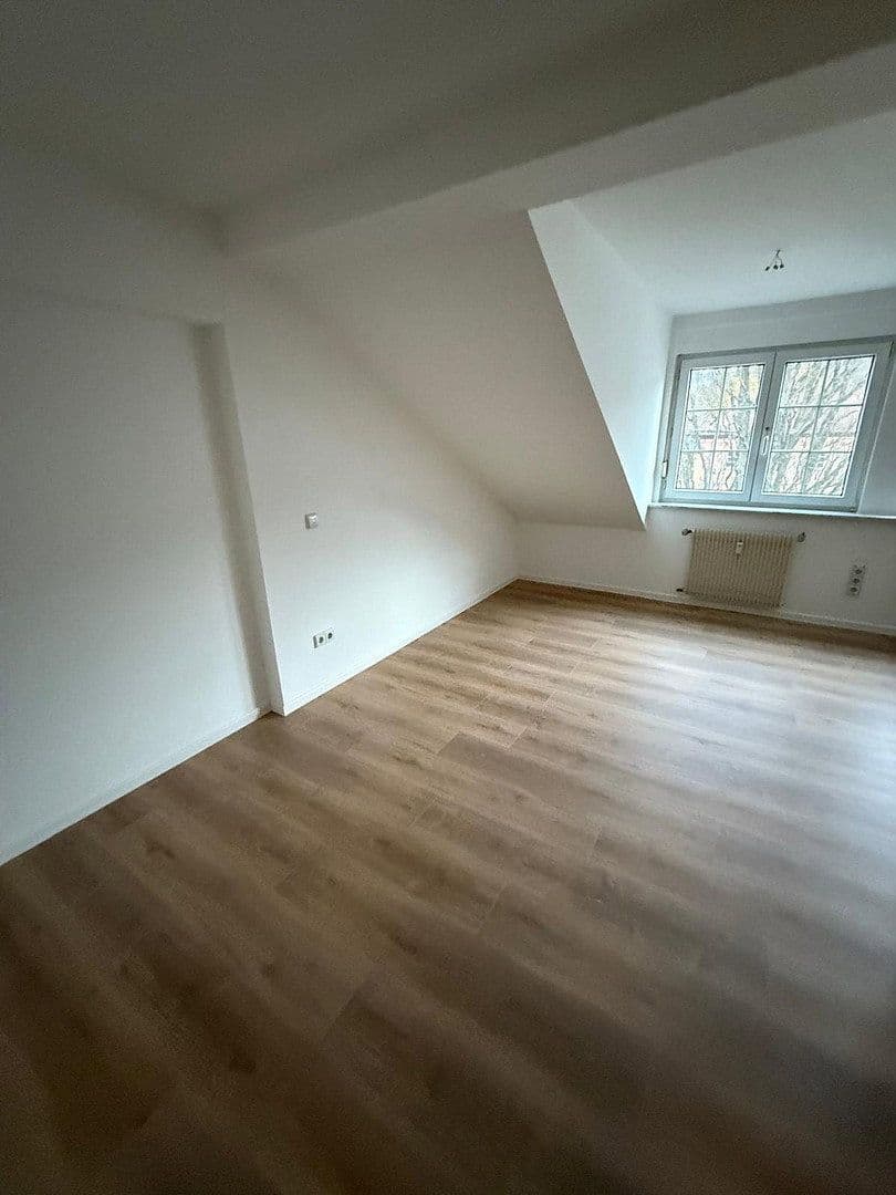 Prenájom bytu 5-izbový 200 m², Ludwig-Schmank-Str.1, Bad Orb, Hesensko Prenájom bytu 5-izbový 200 m², Ludwig-Schmank-Str.1, Bad Orb, Hesensko