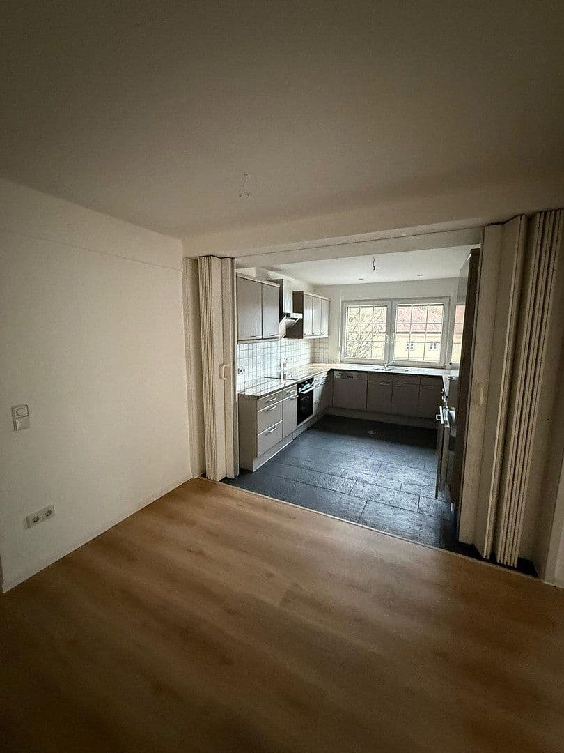 Prenájom bytu 5-izbový 200 m², Ludwig-Schmank-Str.1, Bad Orb, Hesensko Prenájom bytu 5-izbový 200 m², Ludwig-Schmank-Str.1, Bad Orb, Hesensko