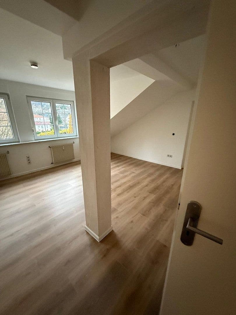 Prenájom bytu 5-izbový 200 m², Ludwig-Schmank-Str.1, Bad Orb, Hesensko Prenájom bytu 5-izbový 200 m², Ludwig-Schmank-Str.1, Bad Orb, Hesensko