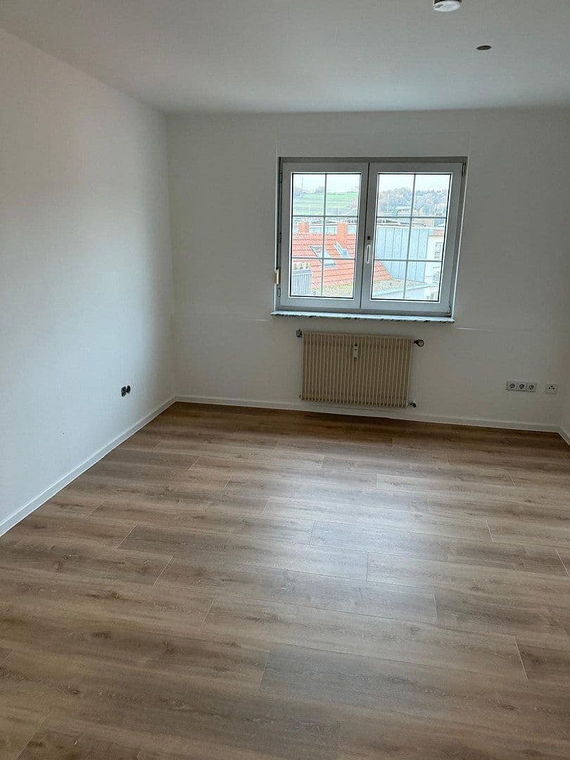 Prenájom bytu 5-izbový 200 m², Ludwig-Schmank-Str.1, Bad Orb, Hesensko Prenájom bytu 5-izbový 200 m², Ludwig-Schmank-Str.1, Bad Orb, Hesensko