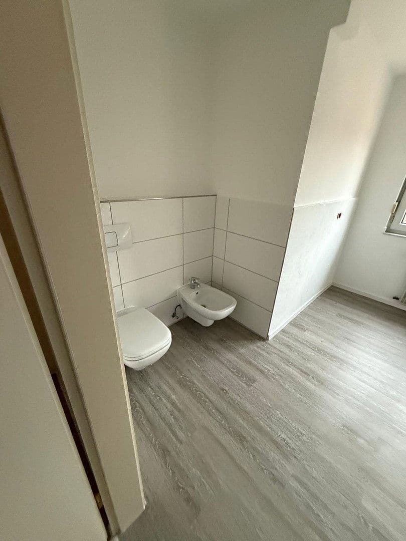 Prenájom bytu 5-izbový 200 m², Ludwig-Schmank-Str.1, Bad Orb, Hesensko Prenájom bytu 5-izbový 200 m², Ludwig-Schmank-Str.1, Bad Orb, Hesensko