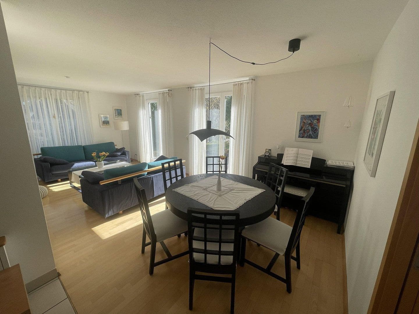 Predaj domu 224 m², pozemek 568 m², Jestetten, Bádensko-Wurttembersko Predaj domu 224 m², pozemek 568 m², Jestetten, Bádensko-Wurttembersko