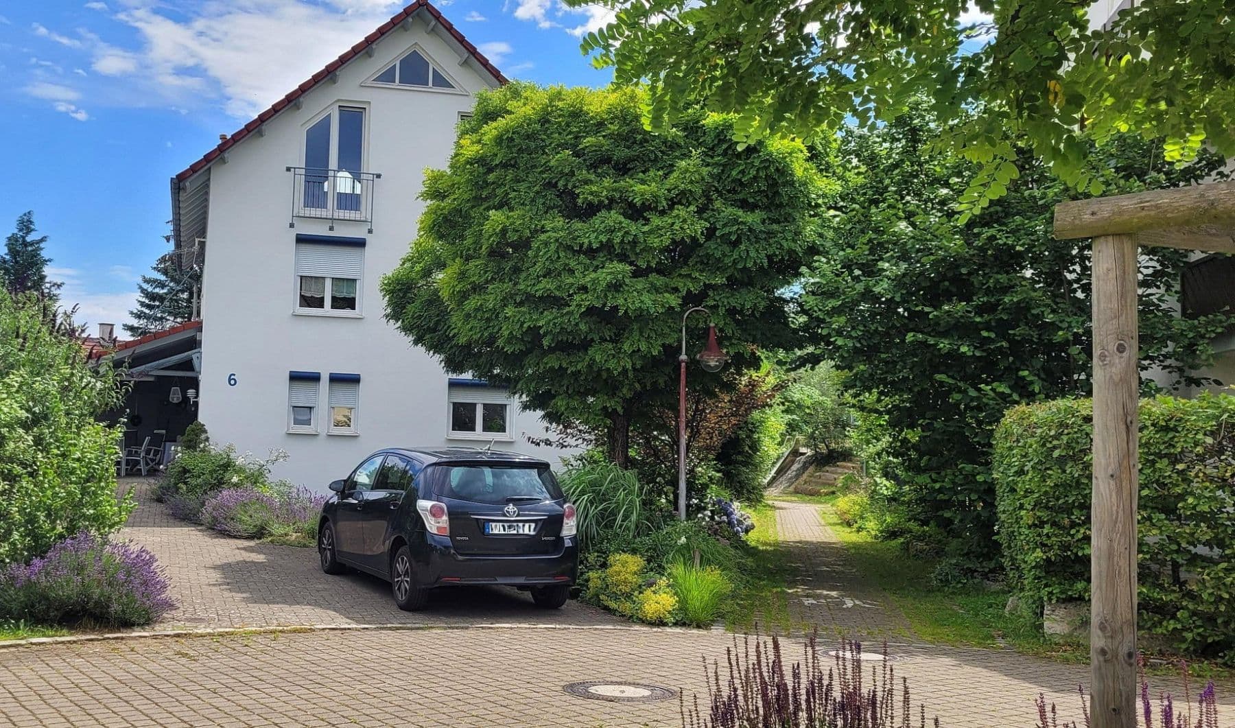 Predaj domu 224 m², pozemek 568 m², Jestetten, Bádensko-Wurttembersko Predaj domu 224 m², pozemek 568 m², Jestetten, Bádensko-Wurttembersko