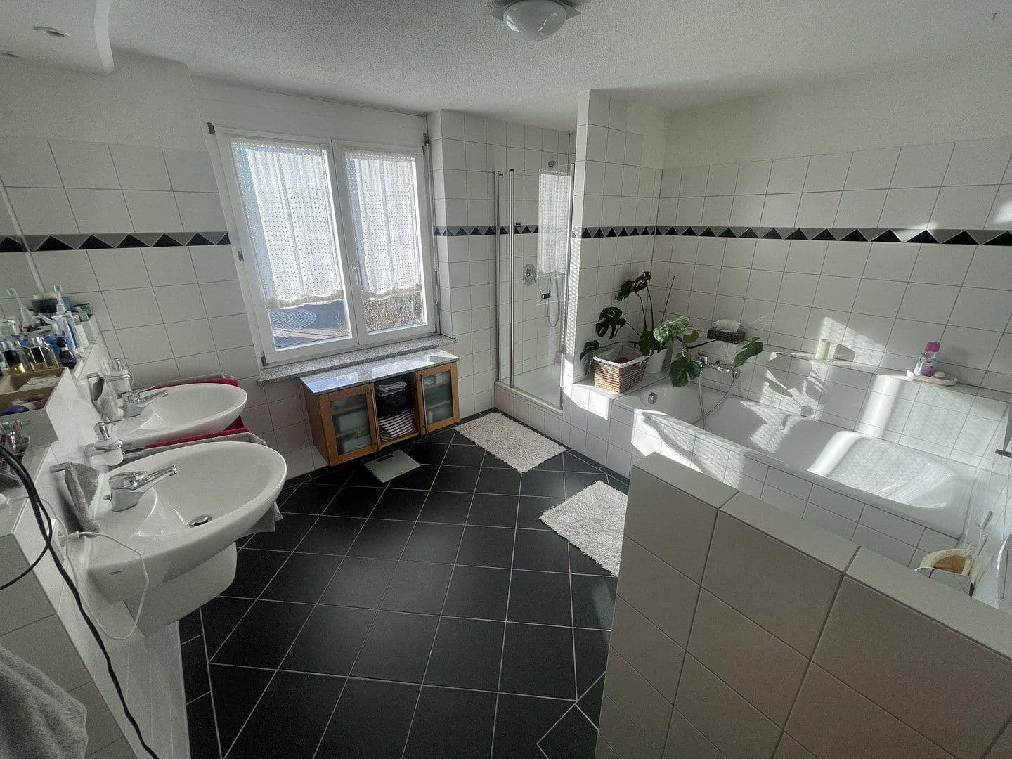 Predaj domu 224 m², pozemek 568 m², Jestetten, Bádensko-Wurttembersko Predaj domu 224 m², pozemek 568 m², Jestetten, Bádensko-Wurttembersko