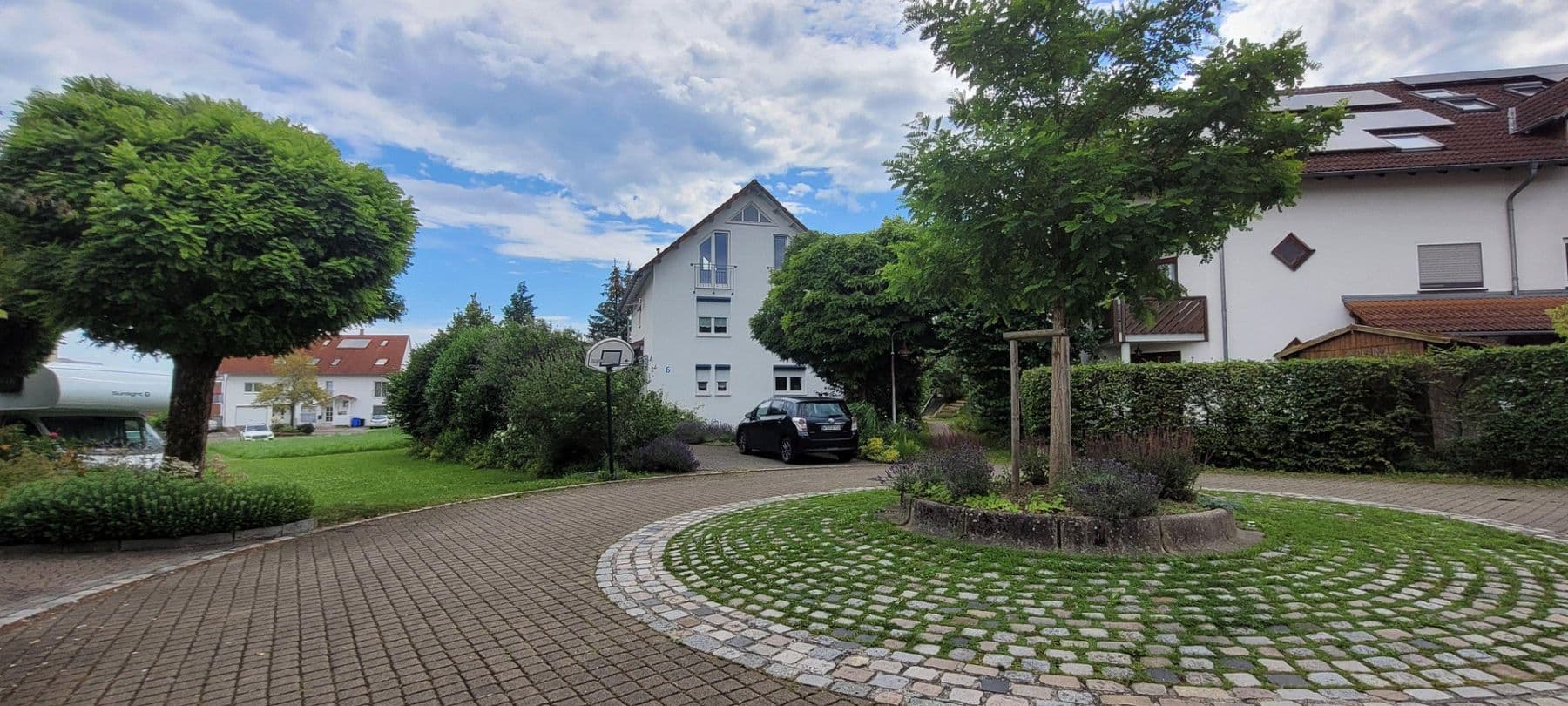 Predaj domu 224 m², pozemek 568 m², Jestetten, Bádensko-Wurttembersko Predaj domu 224 m², pozemek 568 m², Jestetten, Bádensko-Wurttembersko