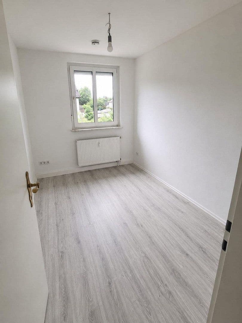 Prenájom bytu 4-izbový 80 m², Waldkraiburg, Bavorsko Prenájom bytu 4-izbový 80 m², Waldkraiburg, Bavorsko